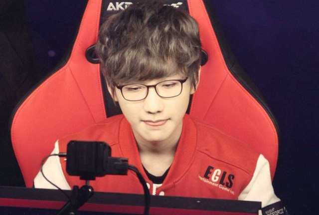 而西蒙斯的 而西蒙斯的